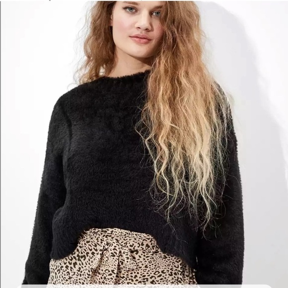 American Eagle Black Eyelash Knit Balloon Sleeve Sweater Fuzzy - Picture 1 of 9